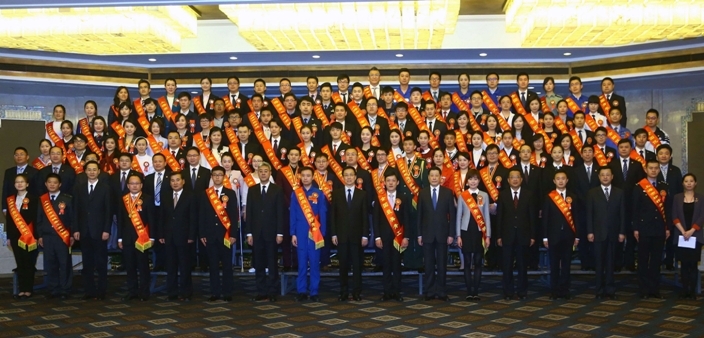 作为优秀大学生代表受到市委书记韩正接见 作为优秀大学生代表受到市委书记韩正接见