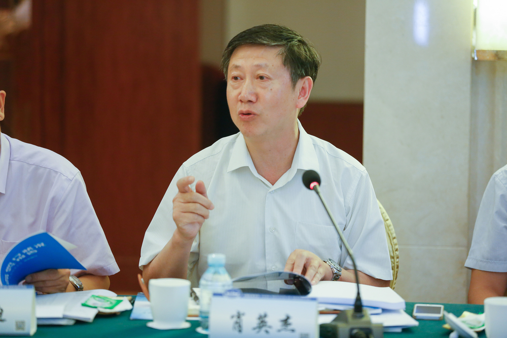 中国航海学会常务理事、太阳城集团官方网站商船学院院长肖英杰介绍相关成果