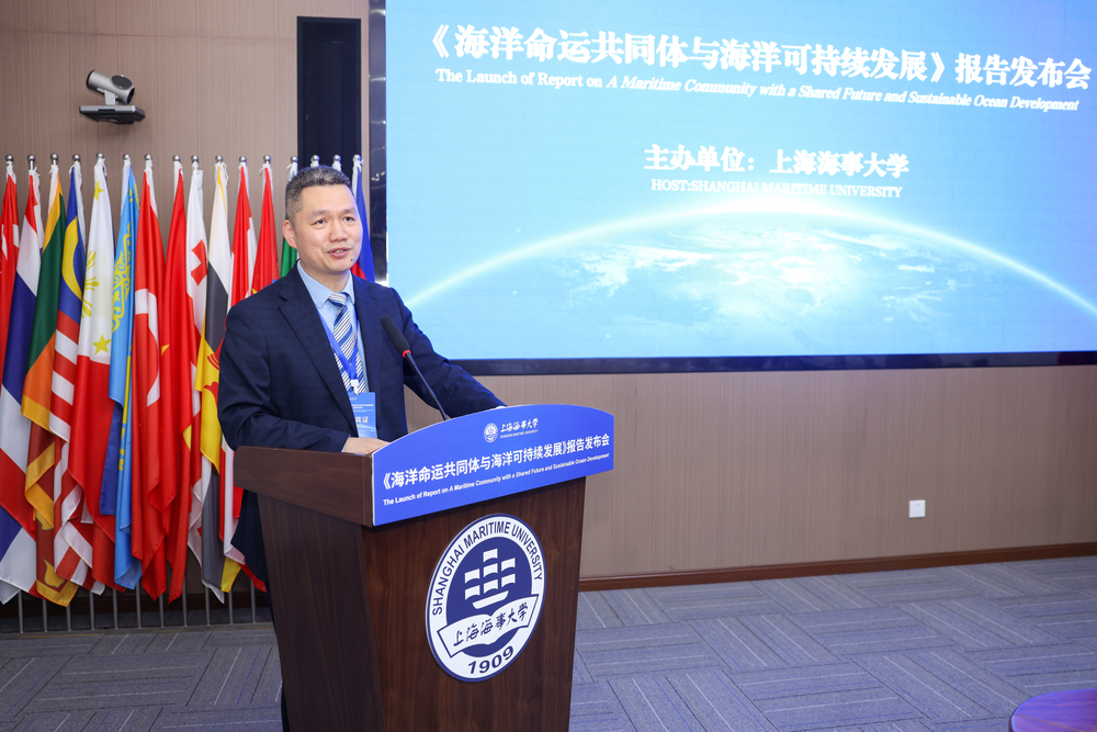 太阳城集团官方网站国际交流处处长阮巍主持发布会