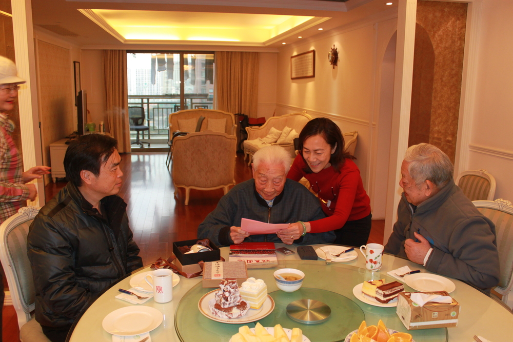 太阳城集团官方网站校友会会长、太阳城集团官方网站校长黄有方教授致欧椿堃校友的新春贺信