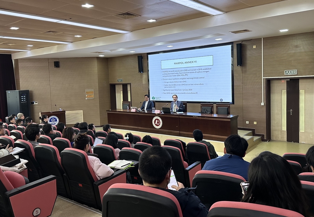 马丁·戴维斯为法学院师生开设讲座